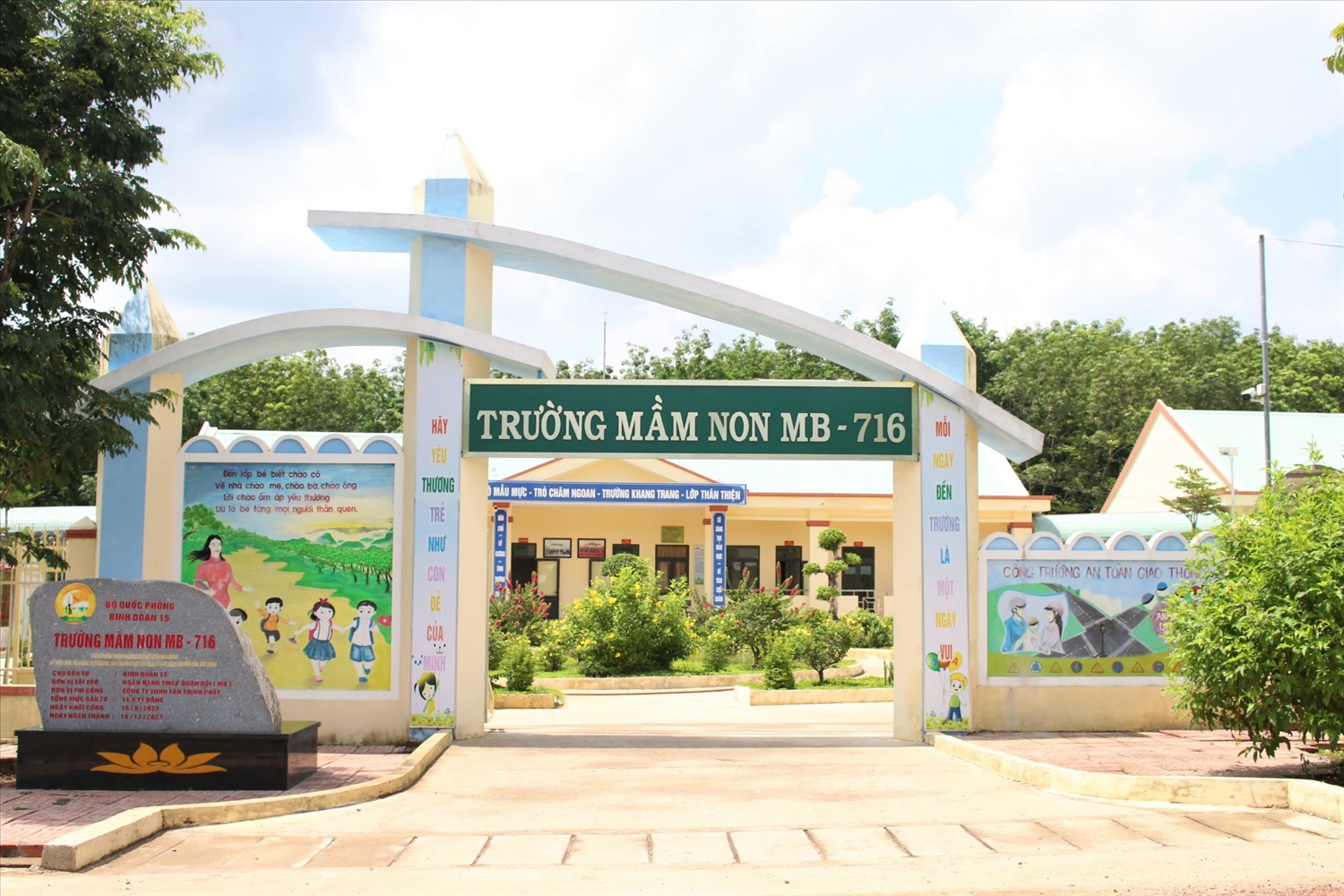 Chi nhánh 716, Binh đoàn 15 đầu tư xây dựng trường mầm non khang trang để chăm lo cho các cháu là con của công nhân. (Ảnh: Ngọc Chí)