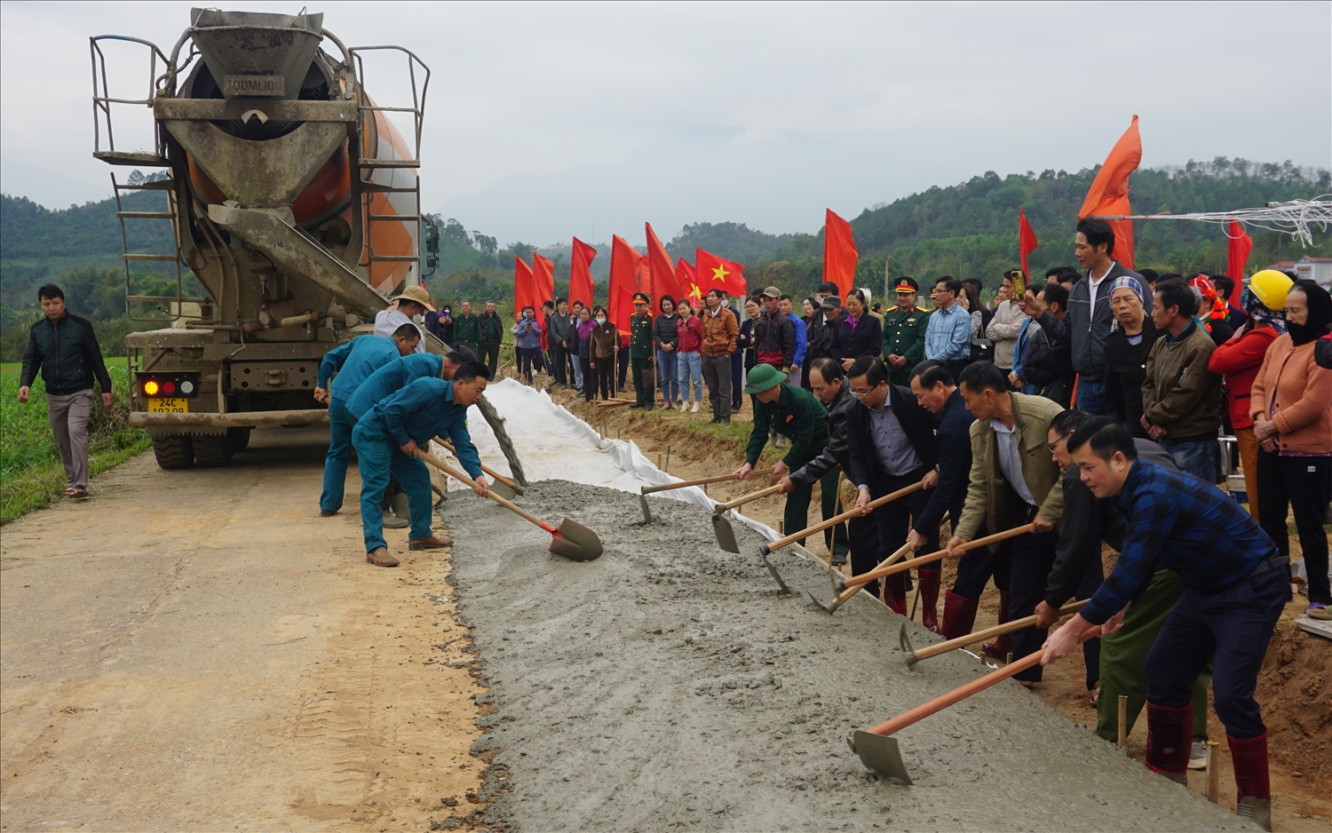 Giai đoạn 2021 - 2025, tổng nguồn lực huy động thực hiện xây dựng nông thôn mới trên địa bàn tỉnh Lào Cai đạt gần 27 nghìn tỷ (ảnh Trọng Bảo)