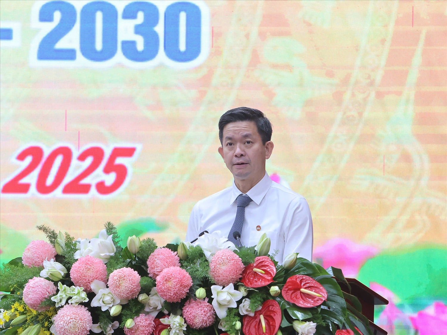 Ông Lê Quang Tùng, Bí thư Thành ủy TP. Cần Thơ phát biểu chúc mừng Đại hội 