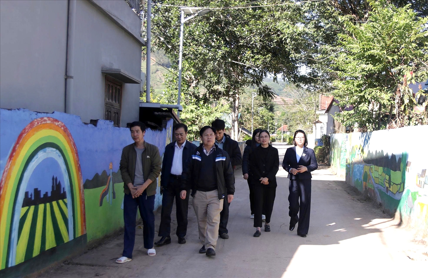 Đoàn công tác của Sở Nông nghiệp và Môi trường tỉnh Lạng Sơn kiểm tra thực tế mô hình khu dân cư nông thôn mới kiểu mẫu tại xã Châu Sơn