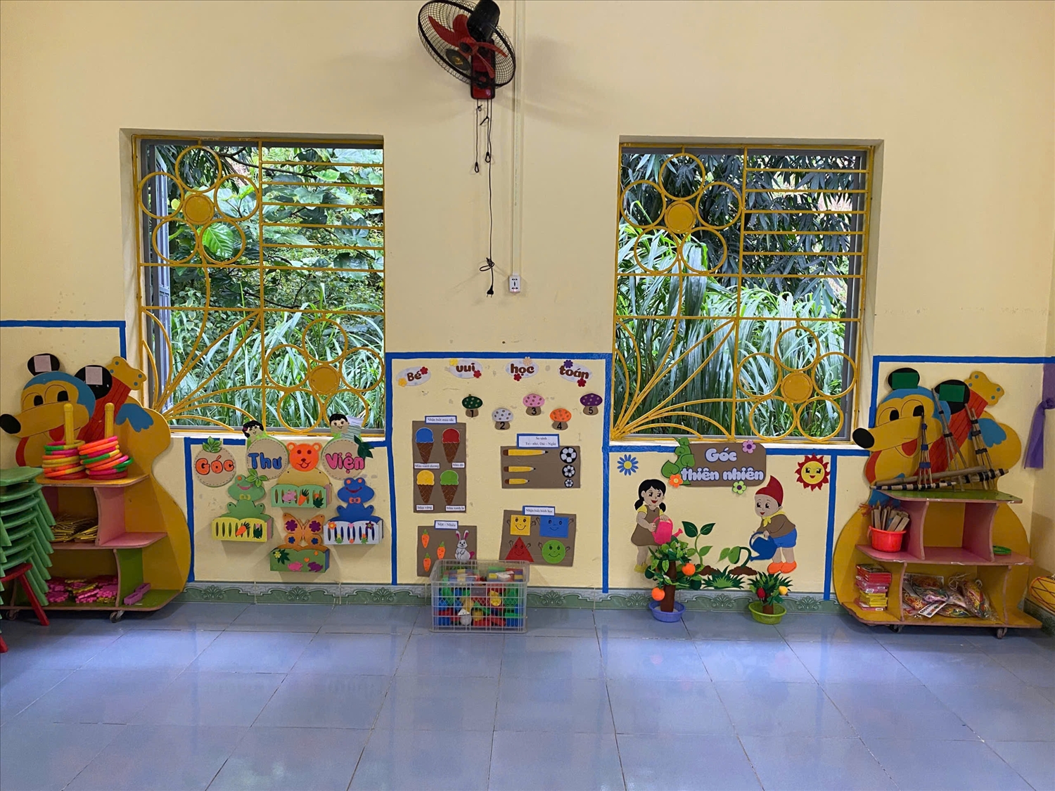 Điểm trường Mầm non thôn Tìa Cua Si (xã Mèo Vạc, Tuyên Quang) sau khi được sửa chữa, nâng cấp đã trở nên khang trang, bảo đảm an toàn hơn cho hoạt động dạy và học của cô và trò