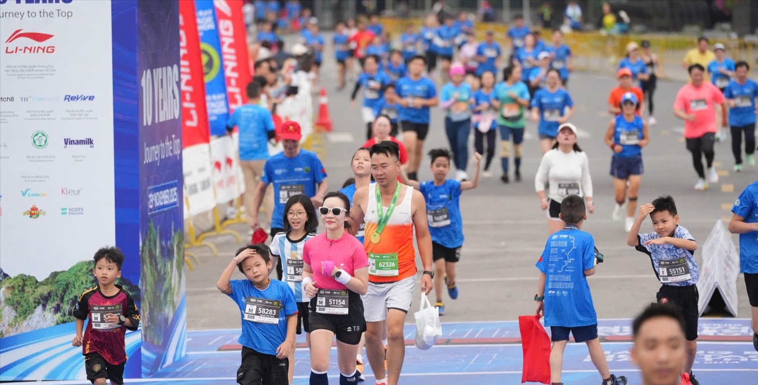 Giải Marathon Quốc tế Di sản Hạ Long 2025 thu hút hơn 14.000 VĐV tham gia