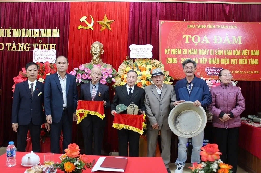 Bảo tàng tỉnh Thanh Hóa tiếp nhận nhiều hiện vật do các cá nhân hiến tặng.