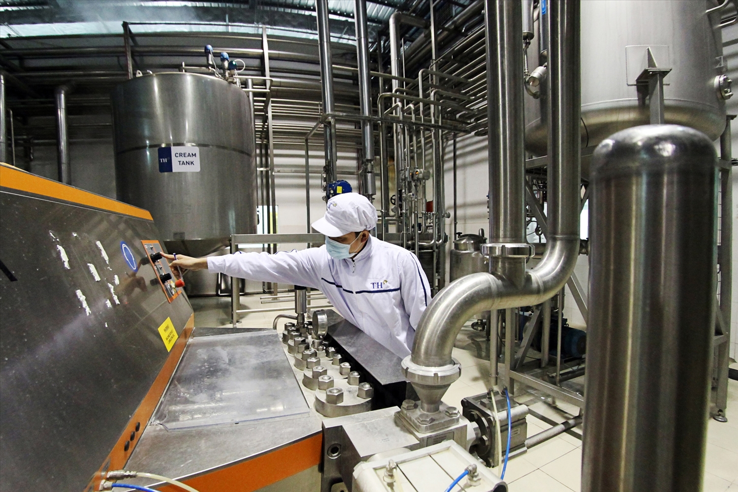 Bên trong Nhà máy sản xuất sữa của Tập đoàn TH