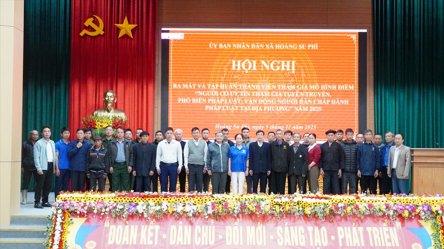 Những năm qua, người có uy tín xã Hoàng Su Phì đã phát huy tốt vai trò trong tuyên truyền, phổ biến pháp luật và vận động người dân chấp hành quy định tại địa phương