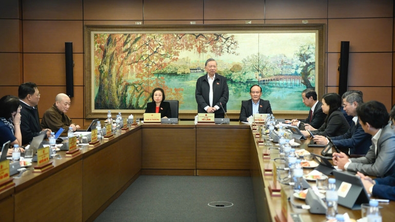 Tổng Bí thư Tô Lâm phát biểu trong phiên thảo luận tổ sáng 25/11. (Ảnh: DUY LINH)