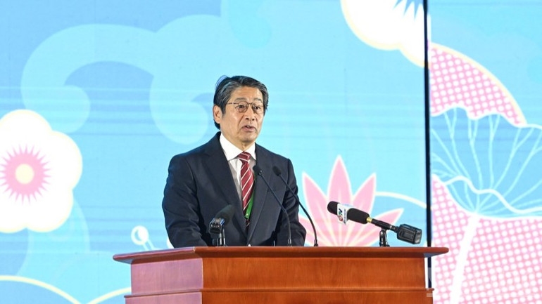 Đại sứ Nhật Bản tại Việt Nam Ito Naoki đọc Thông điệp của Thủ tướng Nhật Bản chúc mừng Diễn đàn. (Ảnh: TRẦN HẢI)