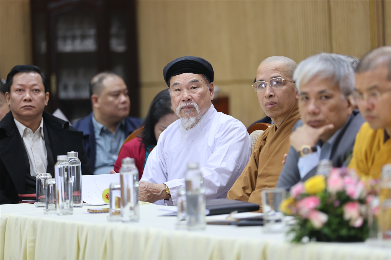 Các chức sắc, chức việc, đại diện các cơ sở tín ngưỡng, tôn giáo dự hội nghị. (Ảnh: Lê Anh Dũng)