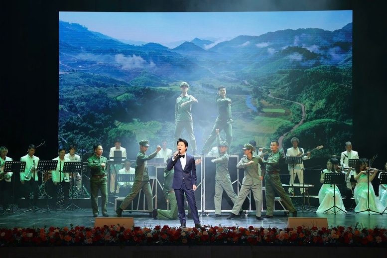 Chương trình nghệ thuật chào mừng tại Lễ Kỷ niệm. Ảnh: VGP/Minh Anh