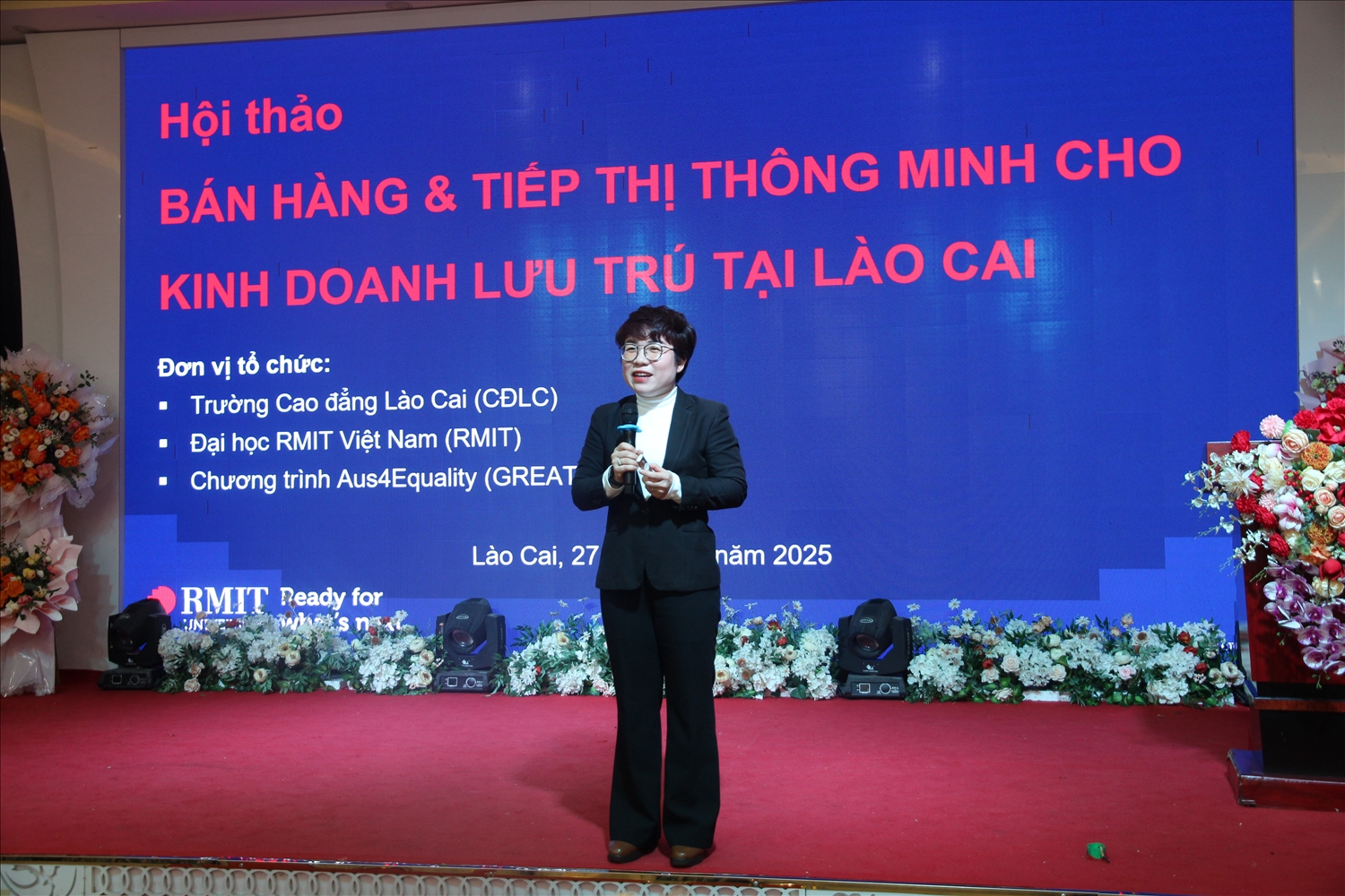 Các giảng viên cung cấp những nội dung quan trọng, thiết thực nhất trong phát triển du lịch cộng đồng (ảnh Trọng Bảo)