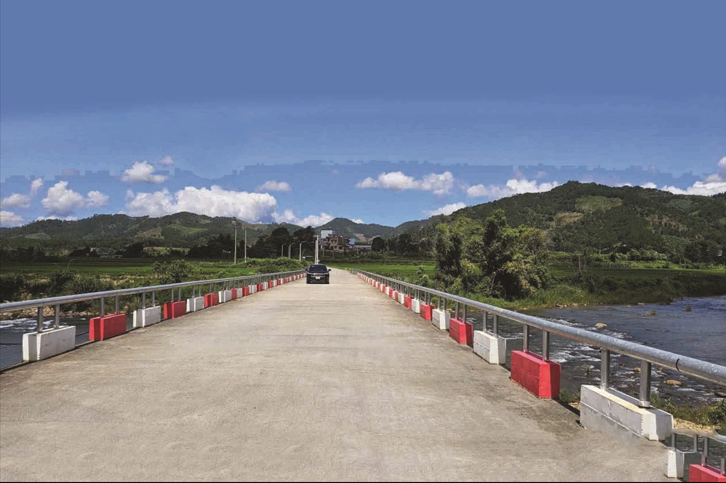 Hệ thống cầu tràn được đầu tư xây mới giúp người dân không còn chịu cảnh chia cắt vào mùa mưa bão