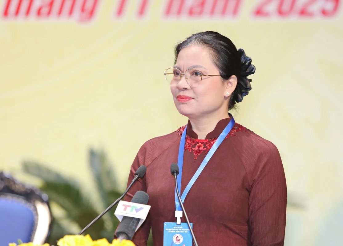 Bà Hà Thị Nga, Phó chủ tịch Ủy ban T.Ư MTTQ Việt Nam, phát biểu tại đại hội.(ảnh Minh Hiếu)