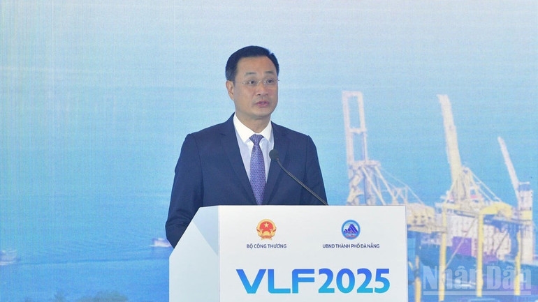 Bí thư Thành ủy Đà Nẵng Lê Ngọc Quang phát biểu ý kiến tại Diễn đàn. (Ảnh: Thanh Giang) 