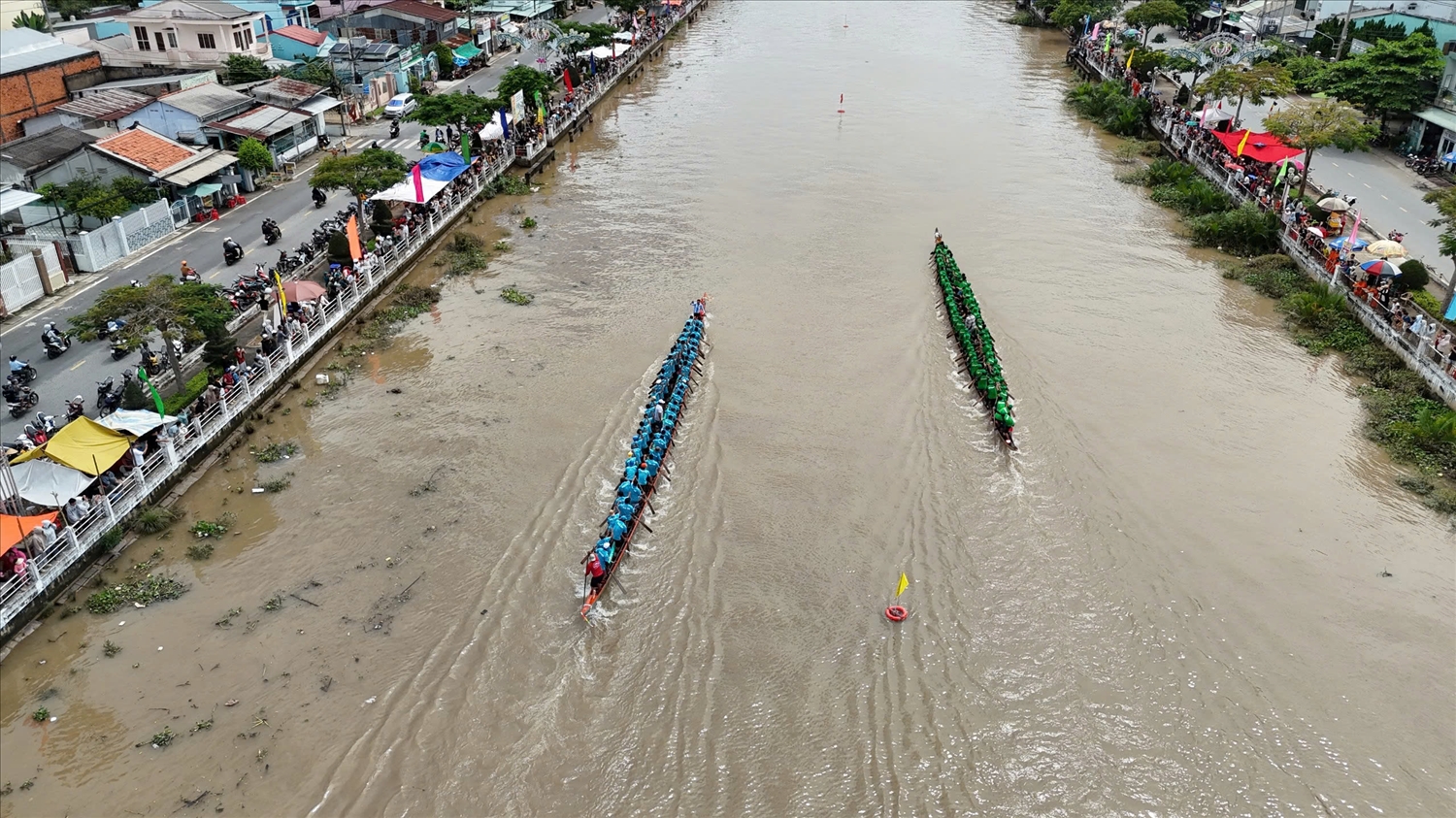 Giải đua ghe Ngo là điểm nhấn trong chuỗi hơn 19 hoạt động văn hóa, nghệ thuật, thể thao và du lịch diễn ra từ ngày 30/10 đến 5/11 trong khuôn khổ Tuần lễ Văn hóa – Du lịch tỉnh Vĩnh Long. Đặc biệt, Đêm Lễ hội Ok Om Bok lung linh ánh hoa đăng tại danh thắng Ao Bà Om – biểu tượng văn hóa Khmer – sẽ truyền tải thông điệp sống động về khát vọng vươn lên, khẳng định bản sắc và niềm tự hào văn hóa Việt Nam trong thời kỳ hội nhập.