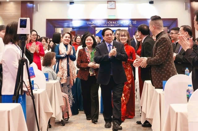 Ủy viên Bộ Chính trị, Thủ tướng Chính phủ Phạm Minh Chính; Ủy viên Bộ Chính trị, Bí thư Trung ương Đảng, Chủ tịch Ủy ban Trung ương Mặt trận Tổi quốc Việt Nam Bùi Thị Minh Hoài dự Hội nghị