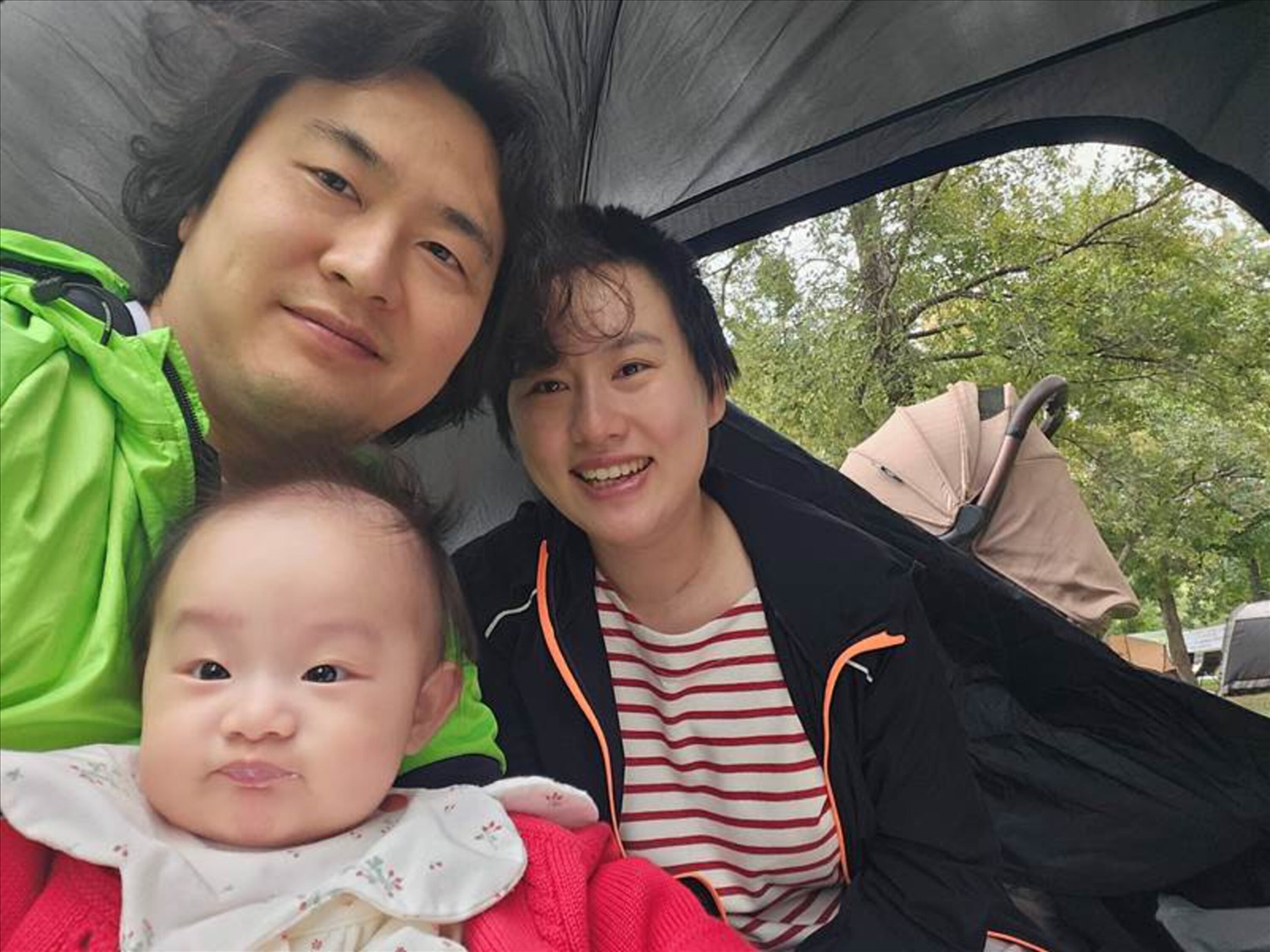 Bức ảnh gia đình chị Ga-Yeong Jo gửi cho bác sĩ Tân