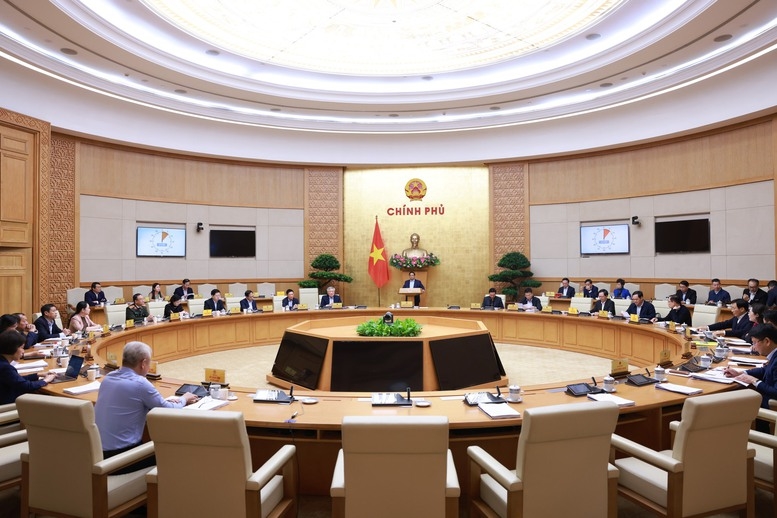 Thủ tướng yêu cầu Các thành phố phải ban hành ngay các cơ chế, chính sách theo thẩm quyền, chủ động chuẩn bị địa điểm, bộ máy… liên quan và cố gắng tới 15/11 phải xong - Ảnh: VGP/Nhật Bắc