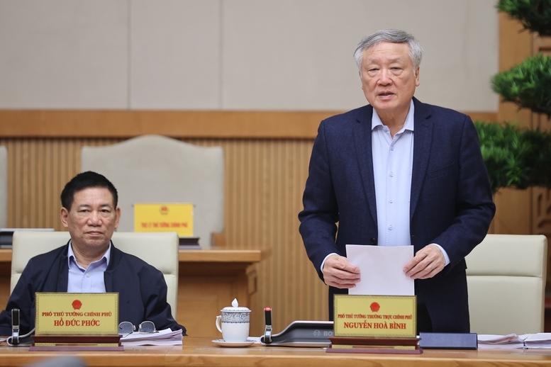 Phó Thủ tướng Thường trực Nguyễn Hòa Bình phát biểu tại phiên họp - Ảnh: VGP/Nhật Bắc