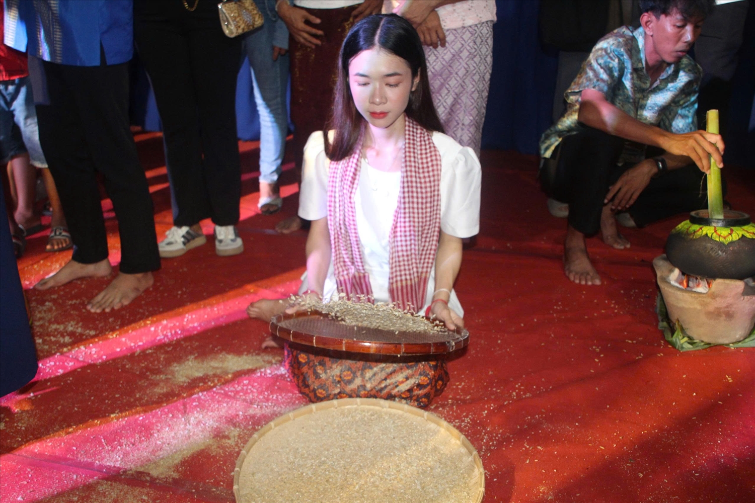 (CHÙM ẢNH) Nét đẹp Lễ cúng Trăng, đút cốm dẹp của đồng bào Khmer 7