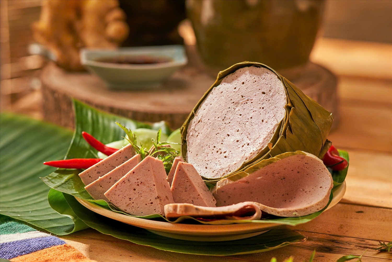 Mỗi sản phẩm của HTX đều đi kèm thông tin truy xuất nguồn gốc, mô tả quy trình chế biến và lời mời trải nghiệm văn hóa ẩm thực vùng cao