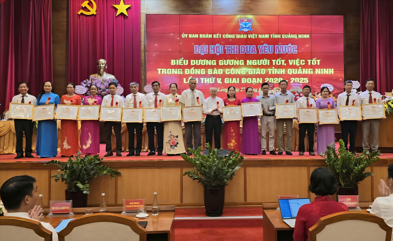 19 cá nhân được Trung ương Ủy ban Đoàn kết Công giáo Việt Nam trao tặng Kỷ niệm chương Đồng hành cùng dân tộc