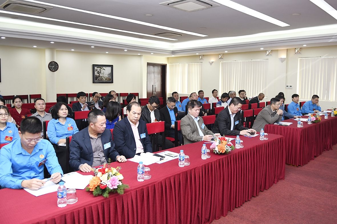 Các đại biểu tham dự Hội nghị Ban chấp hành mở rộng Công đoàn Cơ quan Tổng công ty Lắp máy Việt Nam