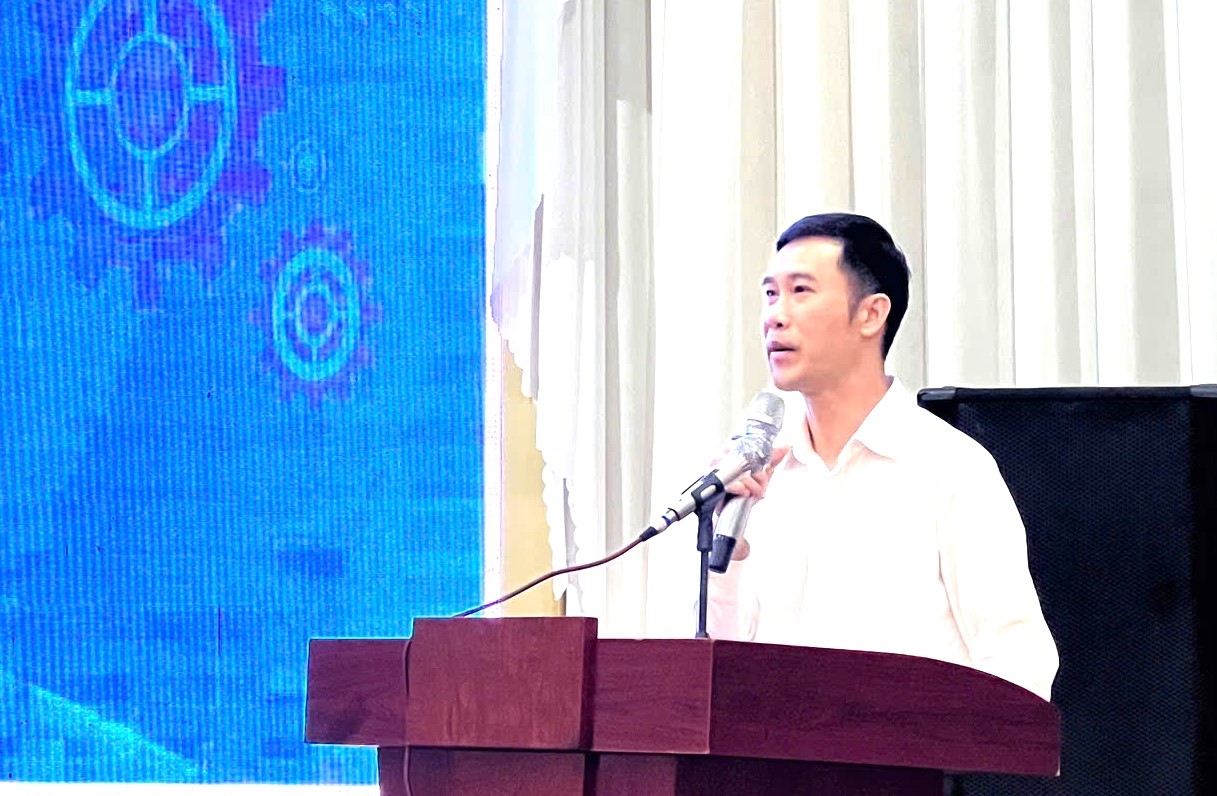 Ông Trần Văn Đoài, Phó Vụ trưởng Vụ Chính sách phát biểu tại lớp tập huấn