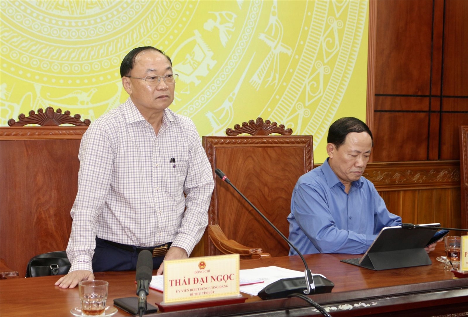 Bí thư Tỉnh uỷ Gia Lai phát biểu tại cuộc họp. (Ảnh Quy Quy)