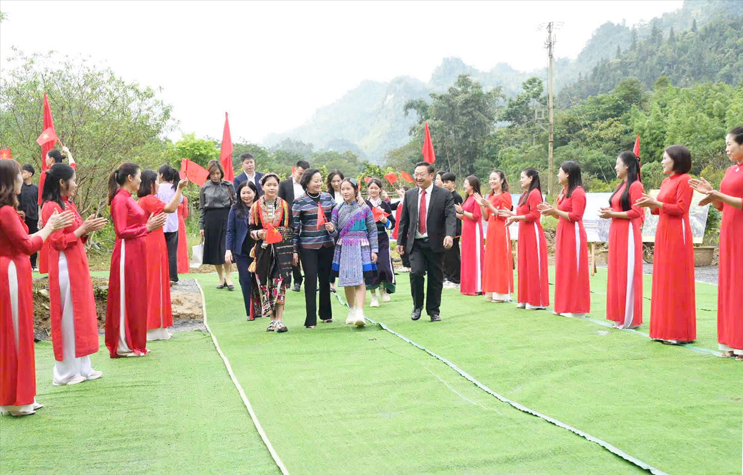 Phó Thủ tướng Phạm Thị Thanh Trà dự Lễ khởi công xây dựng Trường Phổ thông nội trú liên cấp tại xã Mường Khương, tỉnh Lào Cai. (Ảnh: Trọng Bảo)