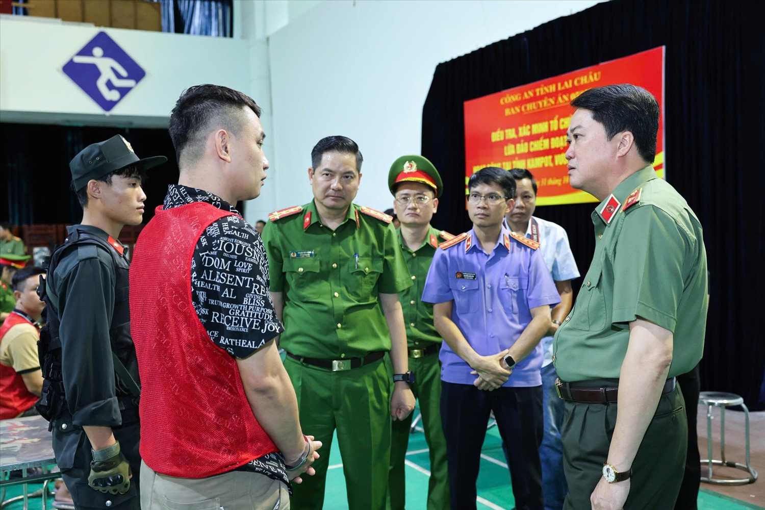 Lãnh đạo Công an tỉnh và Viện Kiểm sát nhân dân tỉnh nắm tình hình đối tượng