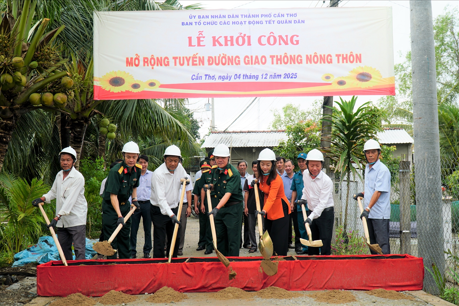 Khởi công mở rộng tuyến đường giao thông nông thôn trong Kế hoạch Tết Quân dân năm 2025 tại Cần Thơ