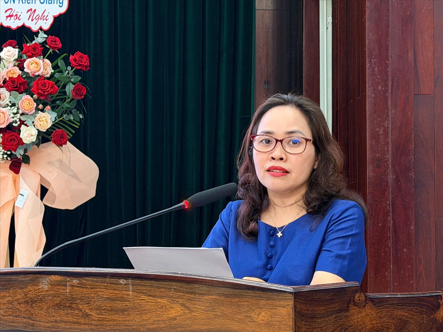 Bà Vũ Thị Minh Ngọc, Trưởng Phòng Hạ tầng thương mại – Cục Quản lý và Phát triển thị trường trong nước, phát biểu tại hội nghị