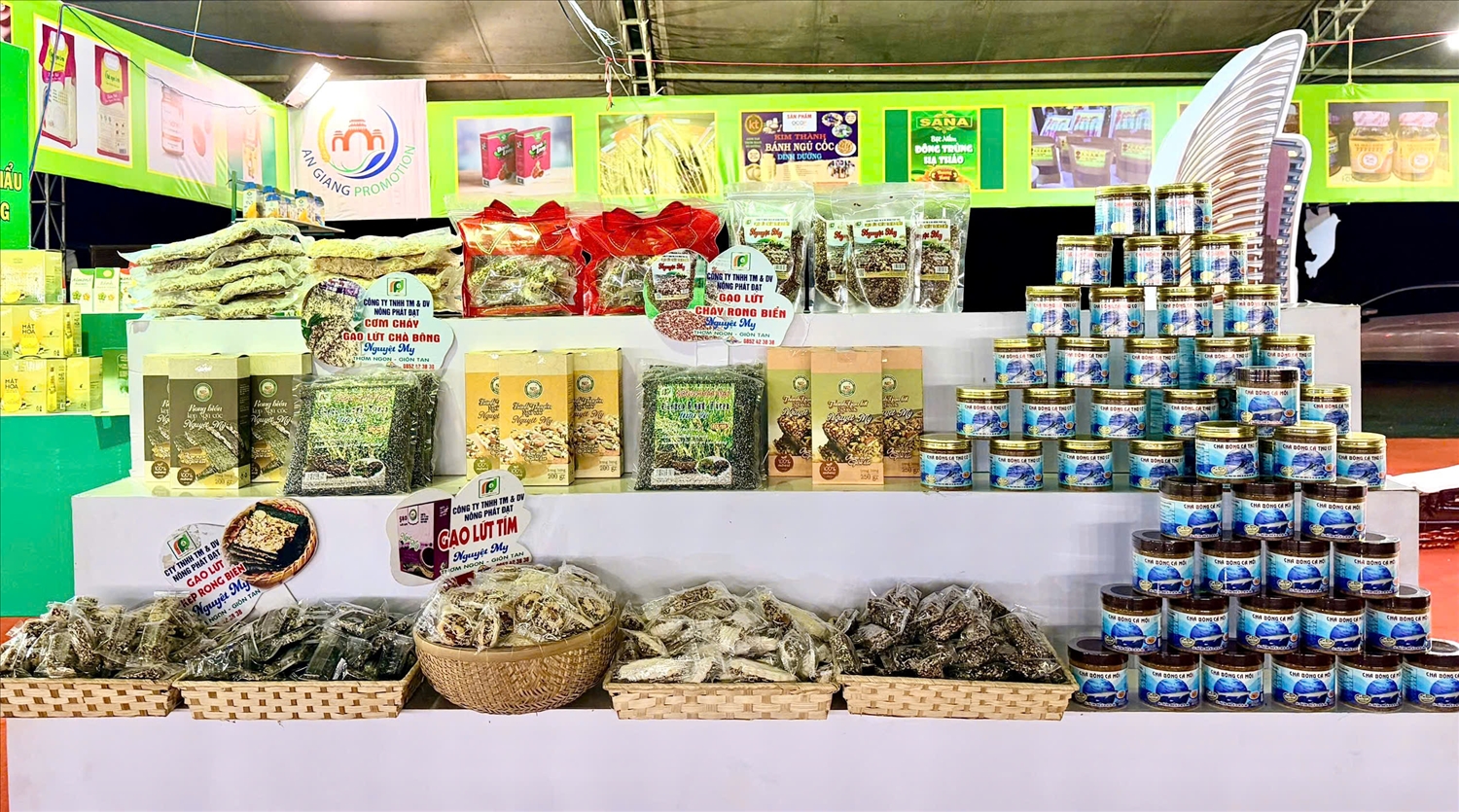 Các sản phẩm OCOP của tỉnh An Giang được giới thiệu tại hội chợ