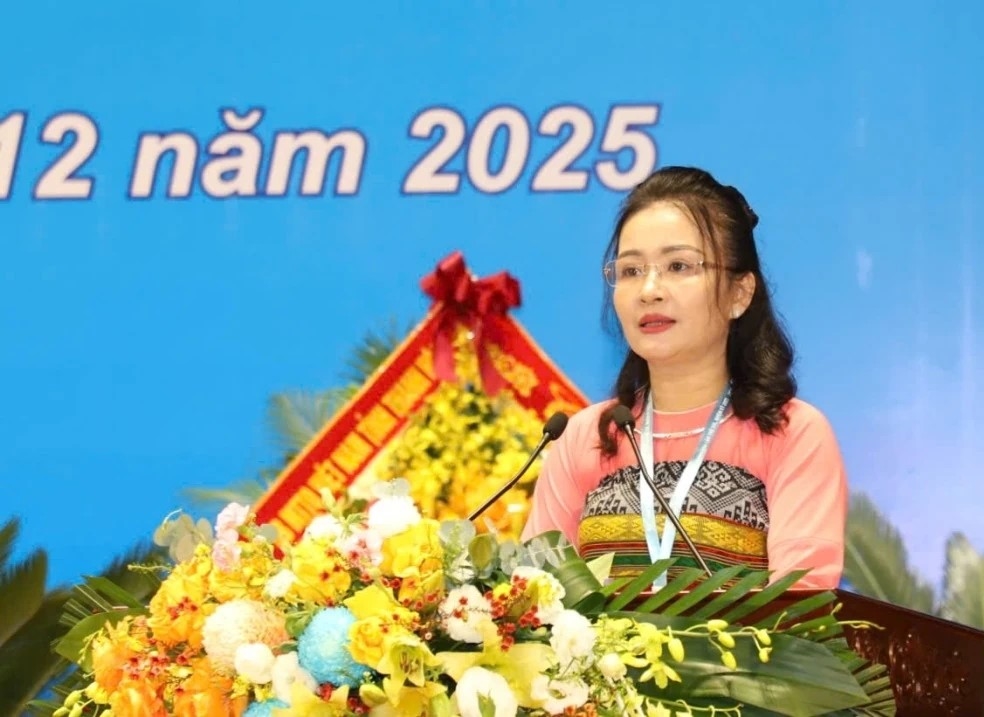 Bà Lương Thị Hạnh, Tỉnh ủy viên, Phó Chủ tịch Ủy ban MTTQ tỉnh, Chủ tịch Hội LHPN tỉnh phát biểu khai mạc Đại hội.