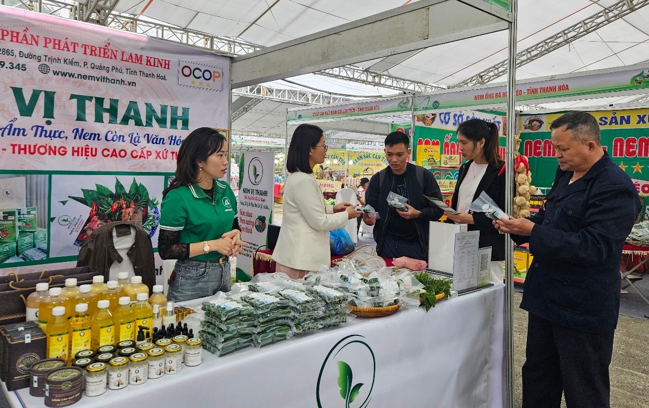 Các sản phẩm đặc trưng của các địa phương được giới thiệu trong khuôn khổ Hội nghị kết nối cung – cầu năm 2025.