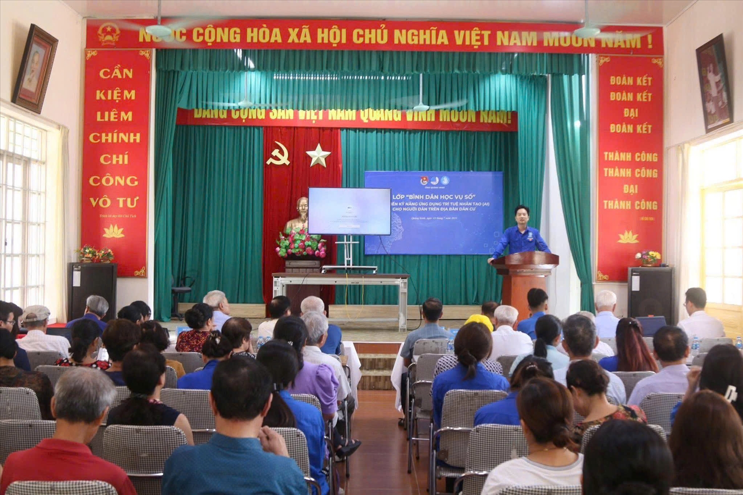 Tỉnh đoàn Quảng Ninh tổ chức các lớp tập huấn nâng cao năng lực số; duy trì các lớp Bình dân học vụ số