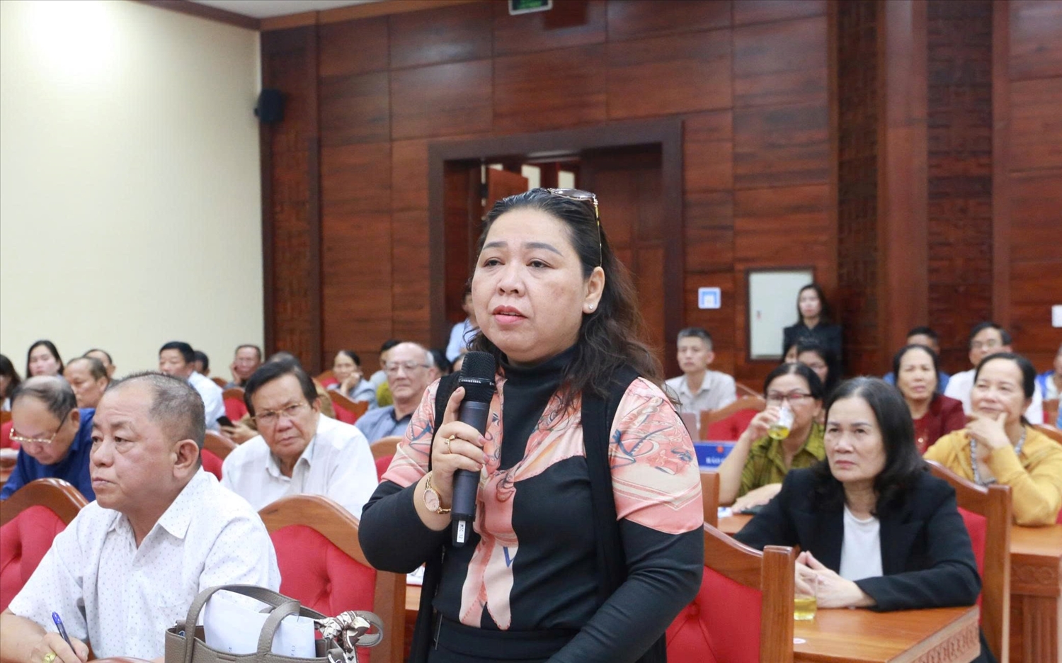 Cử tri phản ánh các vấn đề đến đại biểu Quốc hội