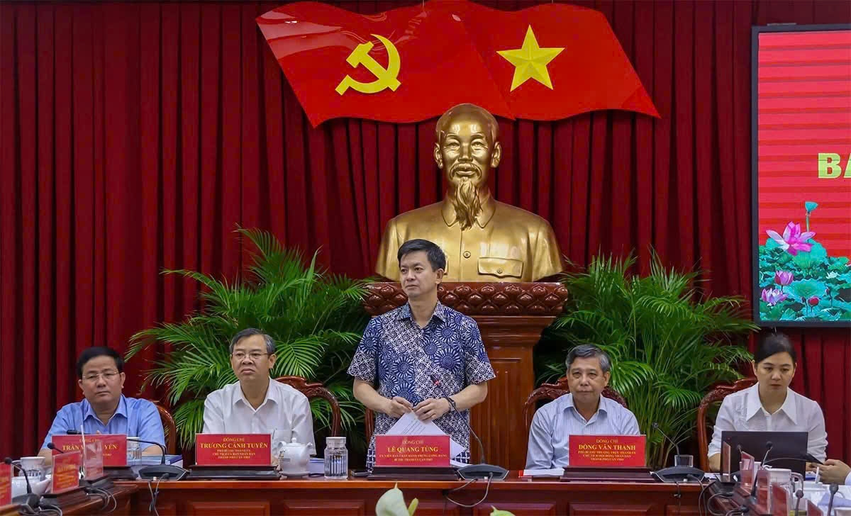 Ông Lê Quang Tùng, Bí thư Thành ủy TP. Cần Thơ phát biểu tại hội nghị 