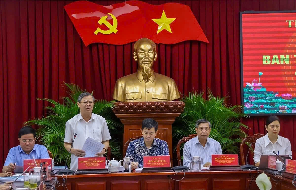 Ông Trương Cảnh Tuyên, Chủ tịch UBND TP. Cần Thơ phát biểu đóng góp điều chỉnh quy hoạch 