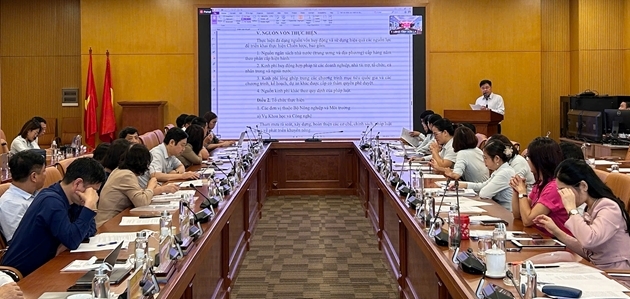  Ông Lê Quốc Thanh – Giám đốc TTKNQG thông tin về Chiến lược phát triển khuyến nông đến năm 2030 tại hội nghị