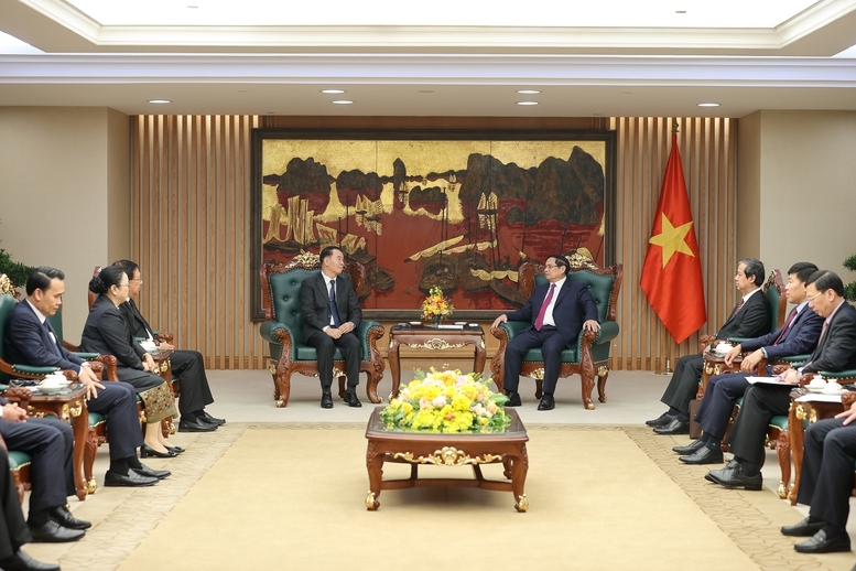 Thủ tướng đề nghị hai Bộ Giáo dục phối hợp triển khai có hiệu quả Đề án ""Nâng cao chất lượng và hiệu quả hợp tác Việt Nam - Lào trong lĩnh vực giáo dục và phát triển nguồn nhân lực giai đoạn 2021-2030" - Ảnh: VGP/Nhật Bắc