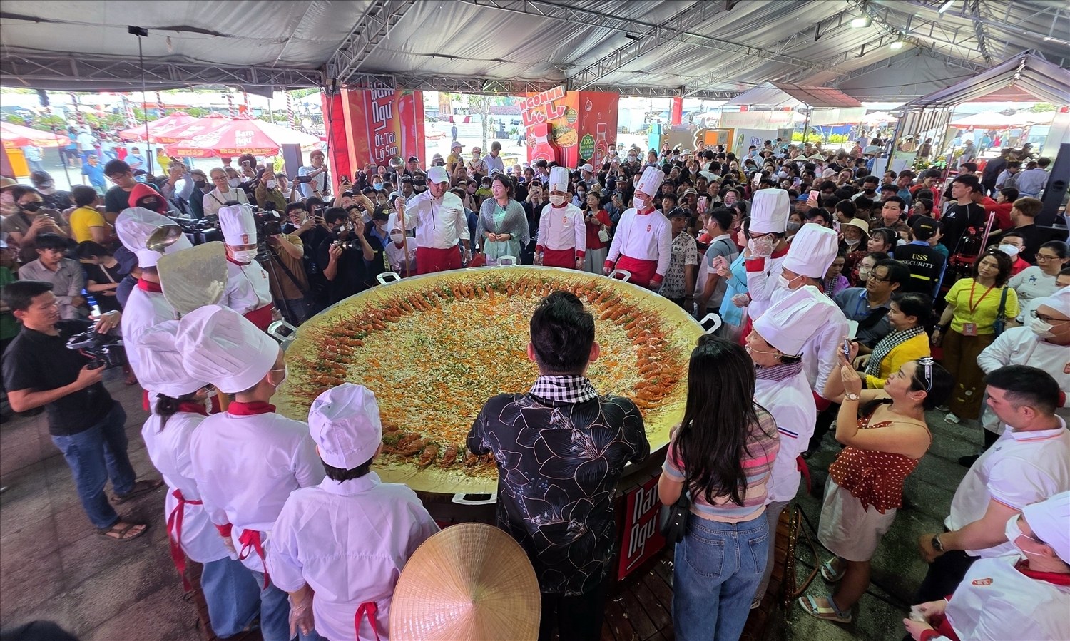 Không gian Lễ hội Bánh dân gian Nam Bộ năm 2025 - nơi giới thiệu nhiều nét đẹp trong văn hóa ẩm thực của đồng bào DTTS tại Cần Thơ