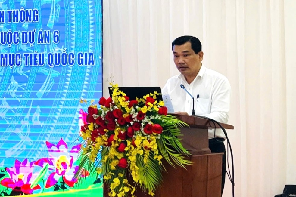 Ông Lê Minh Tuấn, Phó Giám đốc Sở Văn hóa, Thể thao và Du lịch TP. Cần Thơ, phát biểu tại hội nghị tập huấn