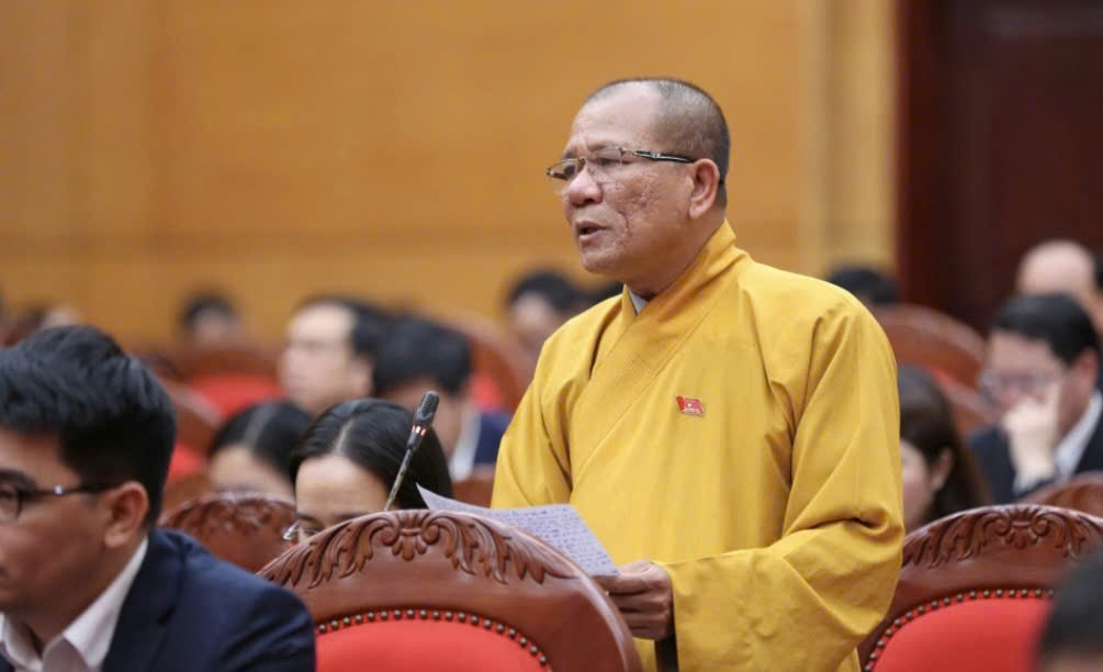 Thượng tọa Thích Đạo Hiển phát biểu tham luận tại Kỳ họp thứ 34 HĐND tỉnh Quảng Ninh