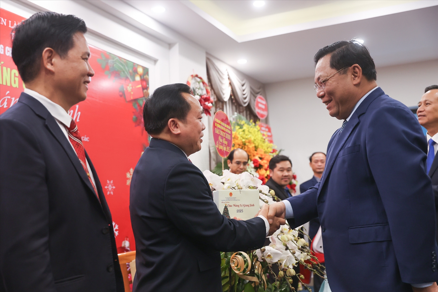 Thứ trưởng Bộ Dân tộc và Tôn giáo Nguyễn Hải Trung chúc mừng Giáng sinh 2025, năm mới 2026 đến các vị mục sư, chấp sự, truyền đạo và đồng bào tín hữu Hội Thánh Tin lành Việt Nam (miền Bắc)