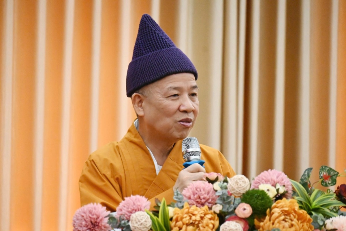 Hòa thượng.Tiến sĩ Thích Thanh Quyết, Phó Chủ tịch Hội đồng Trị sự Trung ương, Trưởng Ban Giáo dục Phật giáo Trung ương, Viện trưởng Học viện Phật giáo Việt Nam tại Hà Nội chủ trì Hội nghị