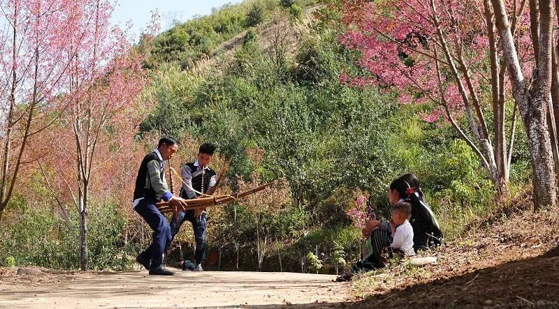 Festival Khèn Mông một nội dung thu hút người dân địa phương và khu khách (Ảnh: Giàng A Lù)