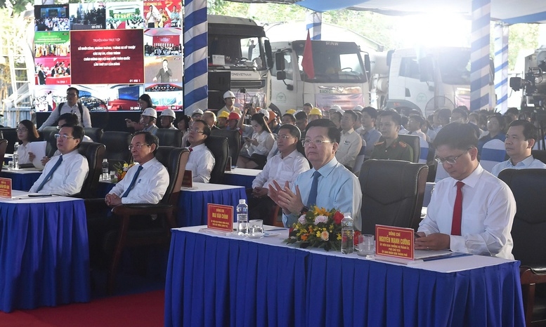 Phó Thủ tướng Mai Văn Chính dự Lễ Khởi công Dự án Xây dựng Nhà Văn hóa Thanh niên tại điểm cầu TPHCM - Ảnh: VGP/Giang Thanh