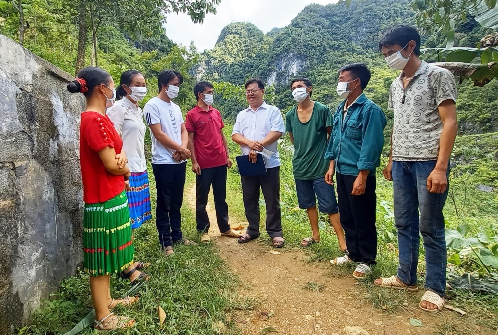 Được đồng bào tin tưởng, Người có uy tín tỉnh Cao Bằng dẫn dắt, kết nối, giúp giữ gìn an ninh trật tự, thúc đẩy phát triển kinh tế của địa phương. (Ảnh minh họa)