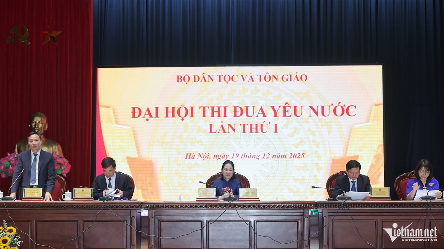 Đoàn Chủ tịch Đại hội